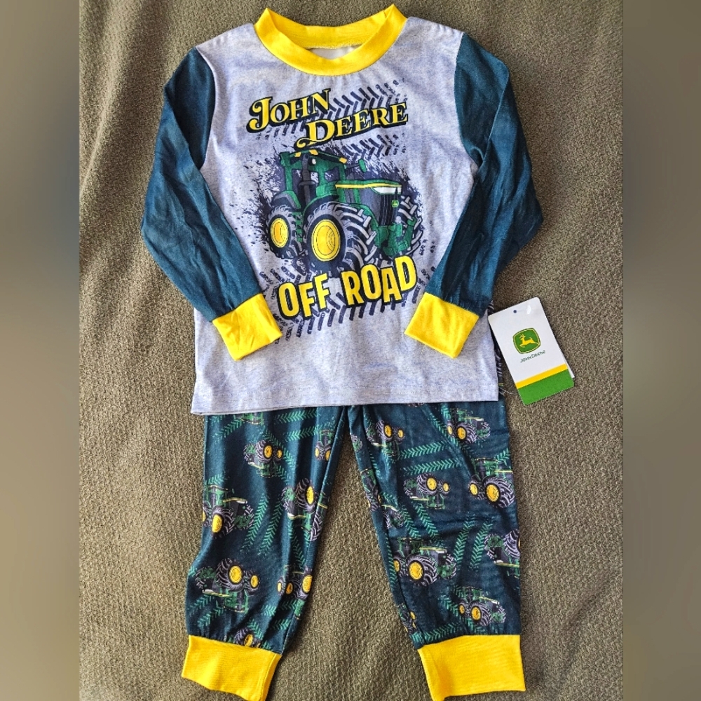 NWT John Deere Pajamas Gray and Green Tractor 3T